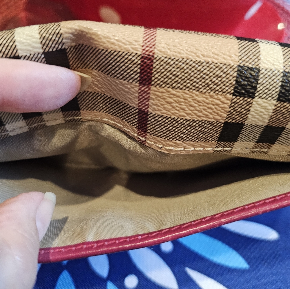 Burberry Haymarket Wallet With Rasberry Leather Trim - Picture 14 of 14
